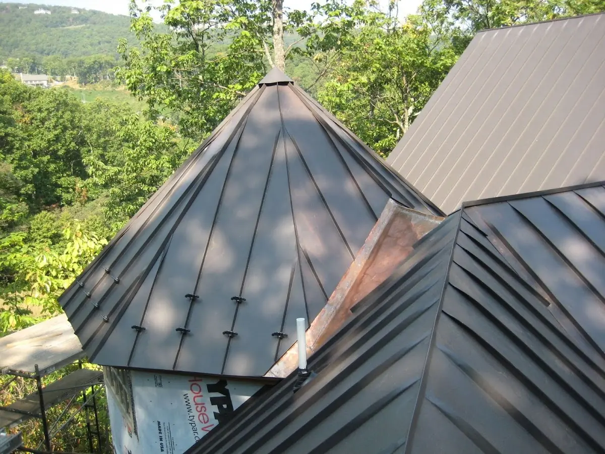 Professional Roof Tarp Installation by Craftsman Roofing in Manchester Square